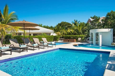 Boutique 3BR Villa | Pool + Grace Bay Beach Chairs