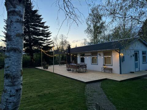 Kaldred's coziest cottage with 2 annexes!