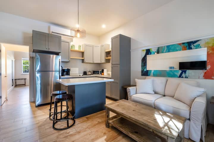 Romantic Villa | Private Beach Chairs On Grace Bay - Turks- und Caicosinseln