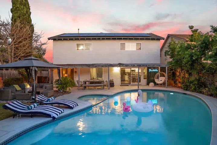 Family Fun| Pool•Jaccuzi•GameRoom•Spacious Layout