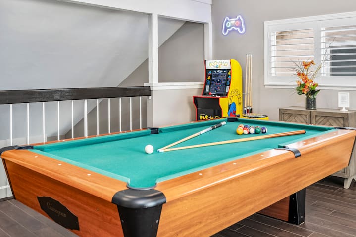 Family Fun| Pool•Jaccuzi•GameRoom•Spacious Layout gallery image 4