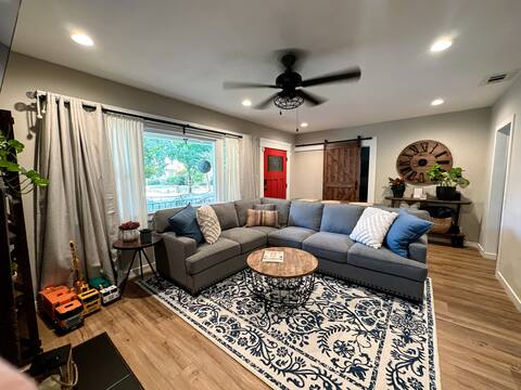 Insta-Worthy Peaceful Home 4BD,2BA Near University