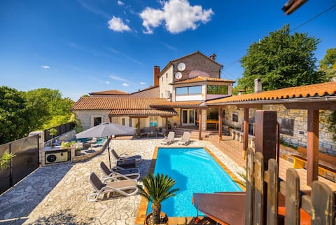 Villa antoli by villsy