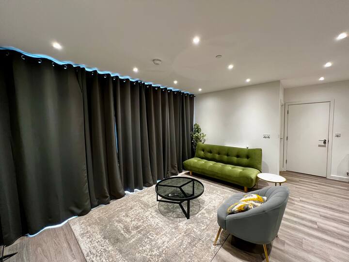 Modern New Build One Apartment. - Romford
