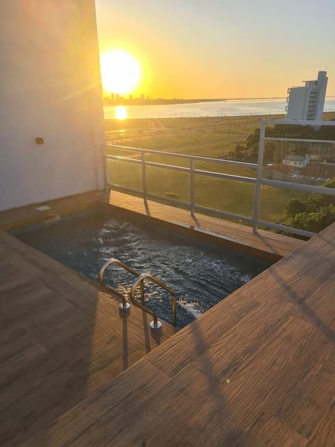 Apt. 100% Luxury Amount. DI