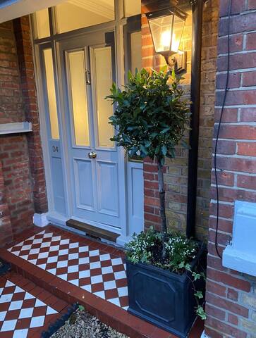 4 bed stylish Edwardian home near Wimbledon tennis