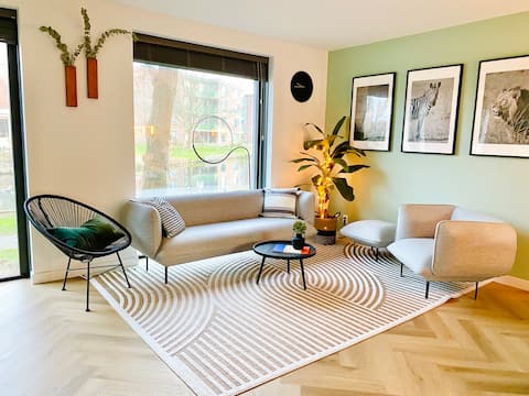 Luxury home by canal & Alkmaar city center