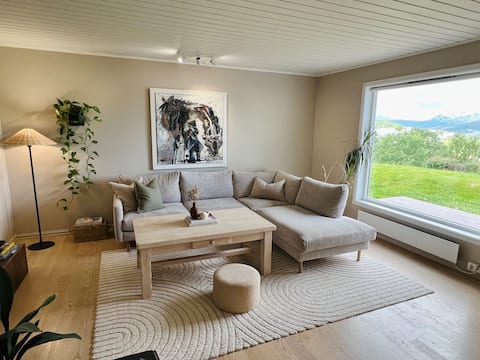 Successful Airbnb property: Cozy Apartment with Stunning View of Kvaløya in Mortensnes