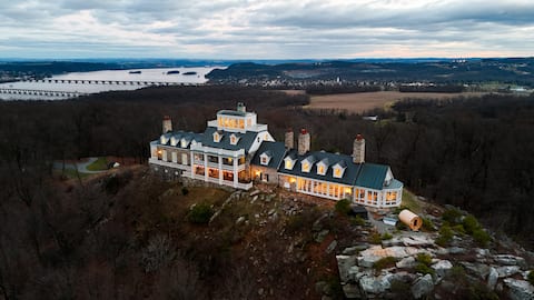 Roundtop Mansion/ Wellness retreat w/Indoor Pool