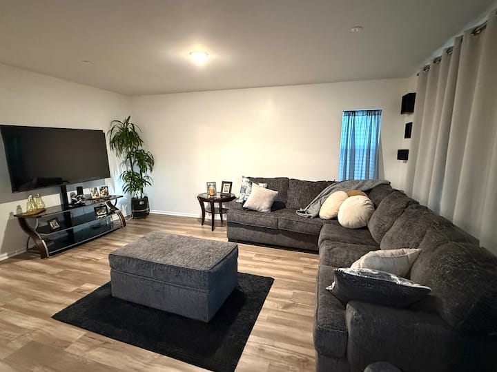 Two Rooms Available In Beautiful Home - Cabazon, CA