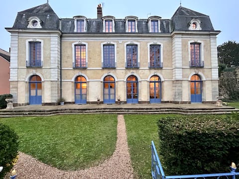 Top Airbnb: Park, quiet, heritage, parking in the city center! à Le Mans