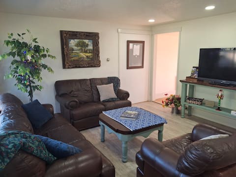 Popular Airbnb listing: The Cottage in Heber