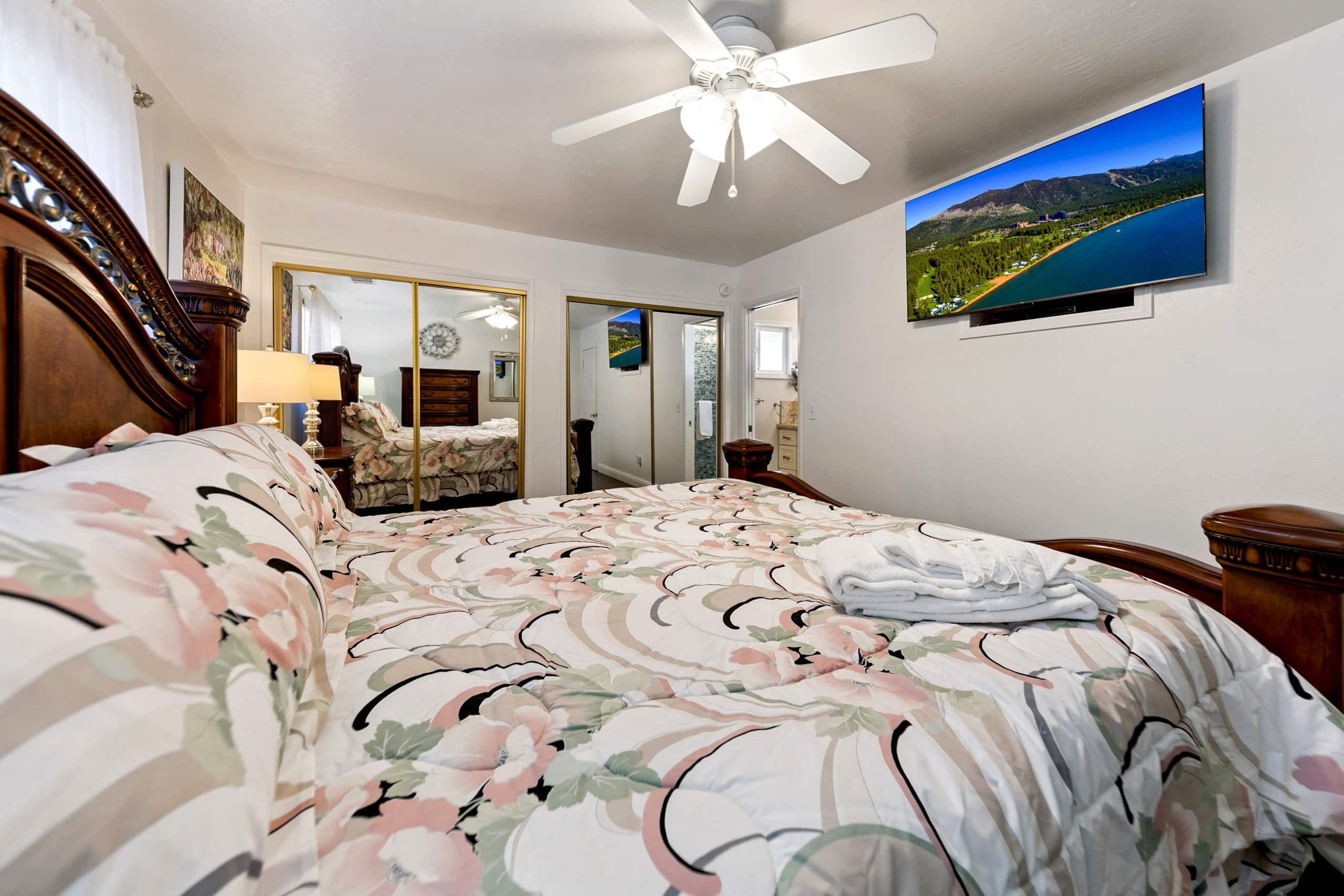 Single-Story 5BR with Hot Tub, 1 Mi to Lake - Photo 12