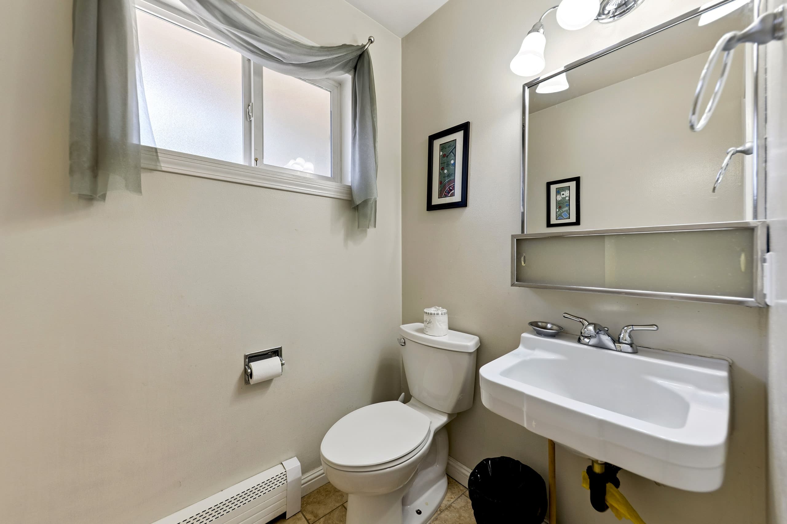 Single-Story 5BR with Hot Tub, 1 Mi to Lake - Photo 19