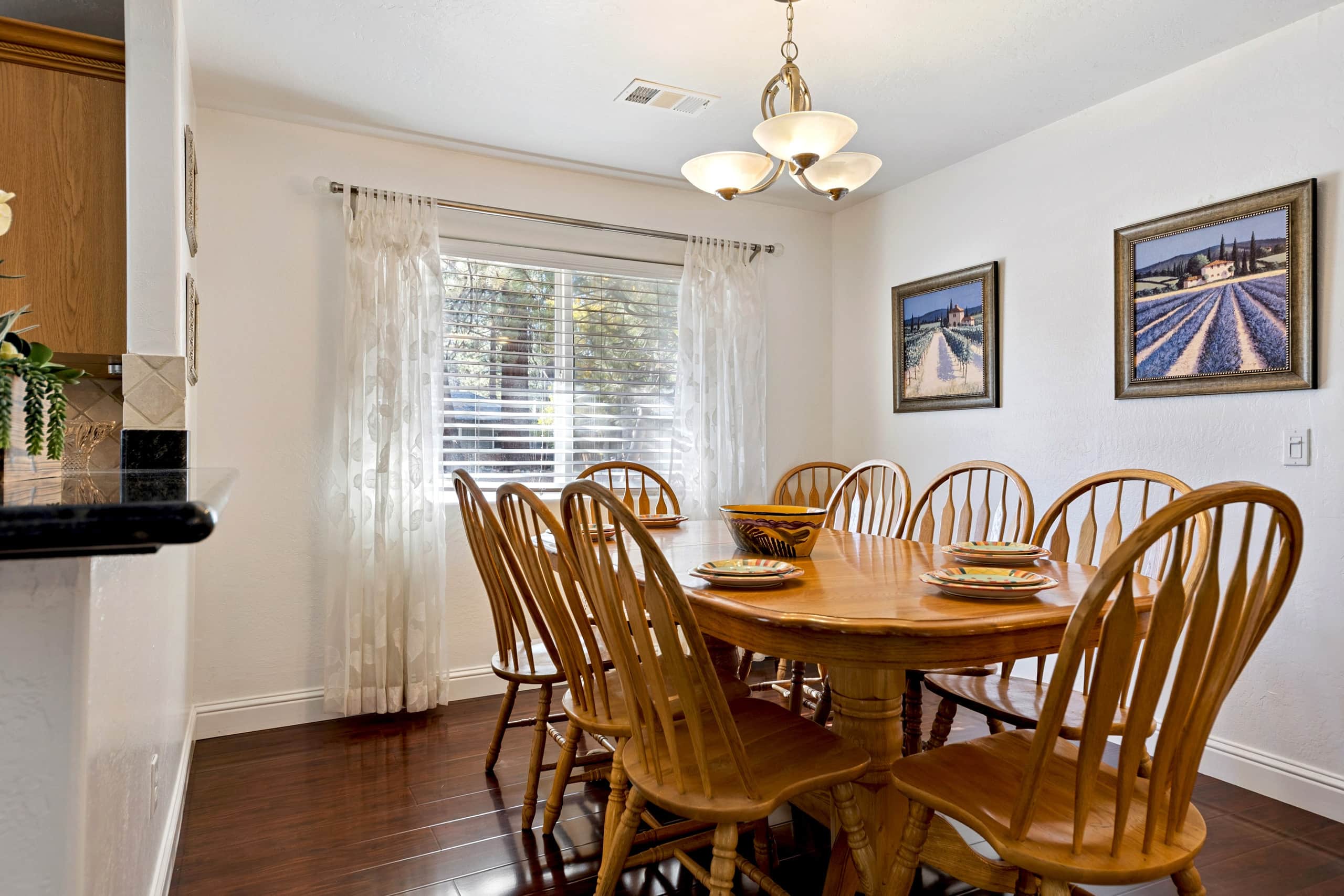 Single-Story 5BR with Hot Tub, 1 Mi to Lake - Photo 7