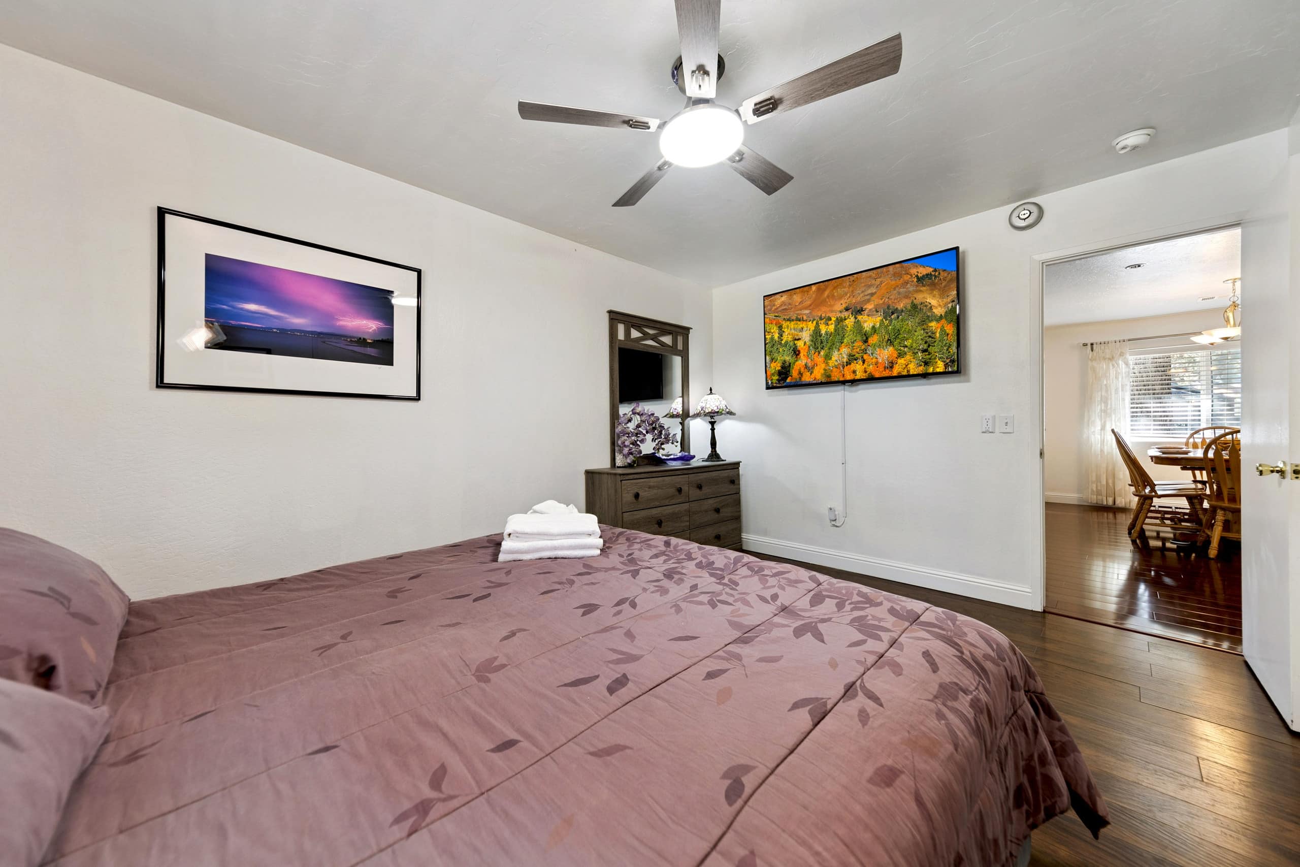 Single-Story 5BR with Hot Tub, 1 Mi to Lake - Photo 11