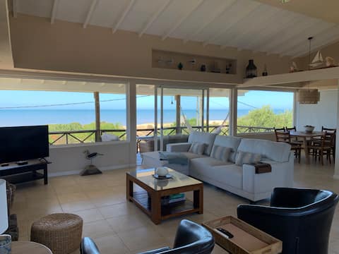 Successful Airbnb property: Enjoy being on the seafront in Sauce De Portezuelo