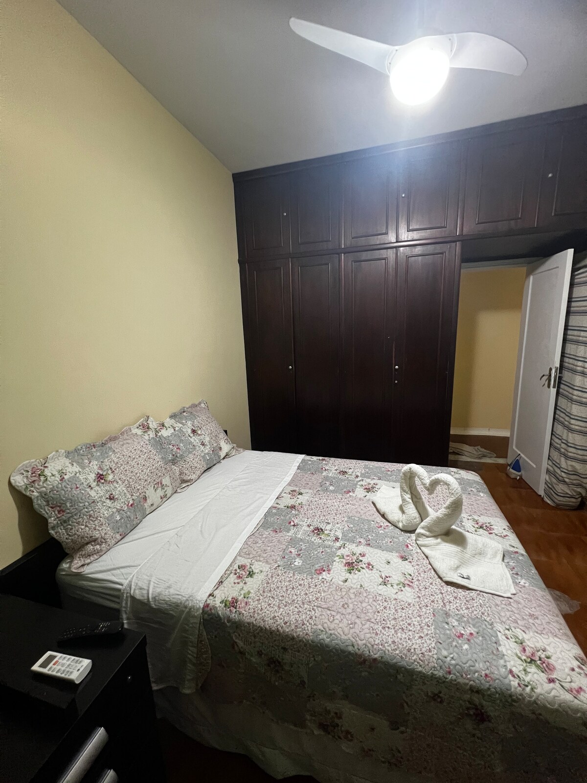 För tillfället har endast detta rum luftkonditionering. 