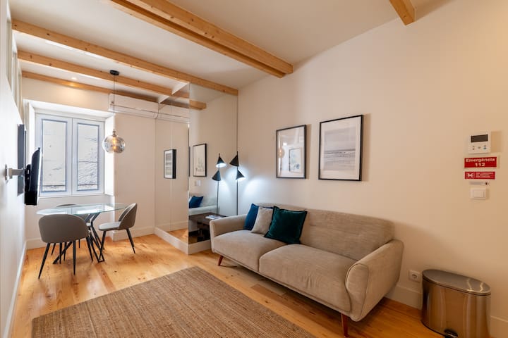 Cozy Apartment Near The River I - Amadora