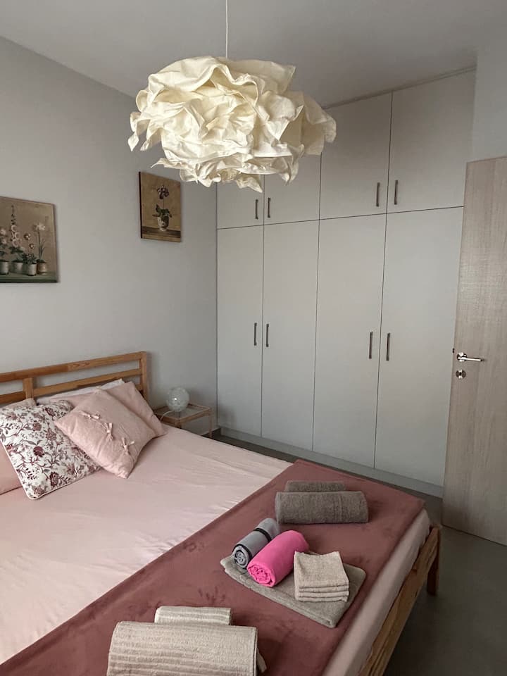 საძინებელი 1