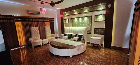 Beautiful home in Behria Town Lahore