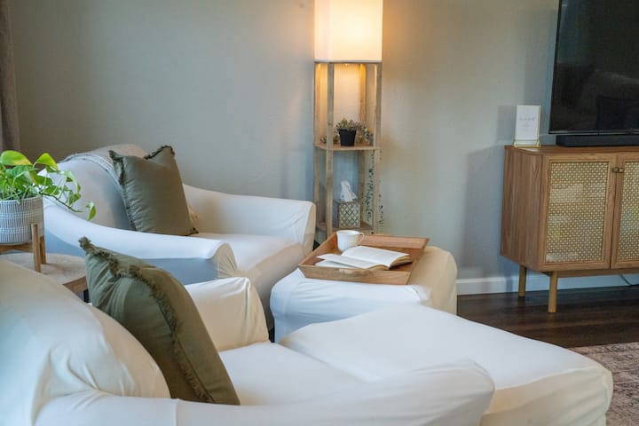 Hill Country Getaway | Private & Serene Escape - Dripping Springs, TX