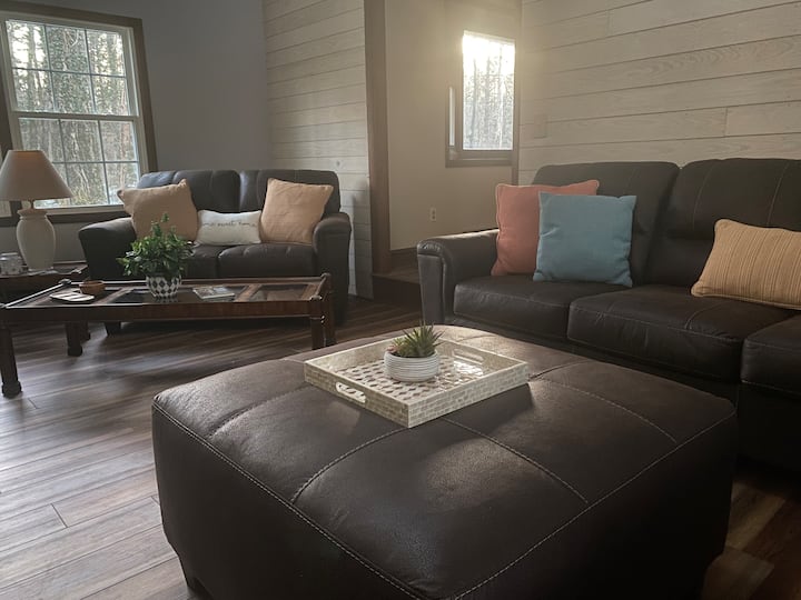 Grand River Retreat - Geneva-on-the-Lake, OH