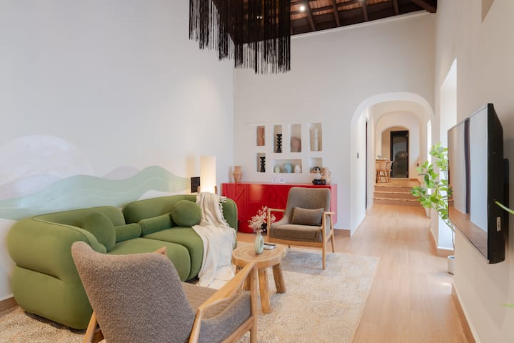 Living room image 2