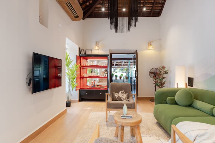 Living room image 4