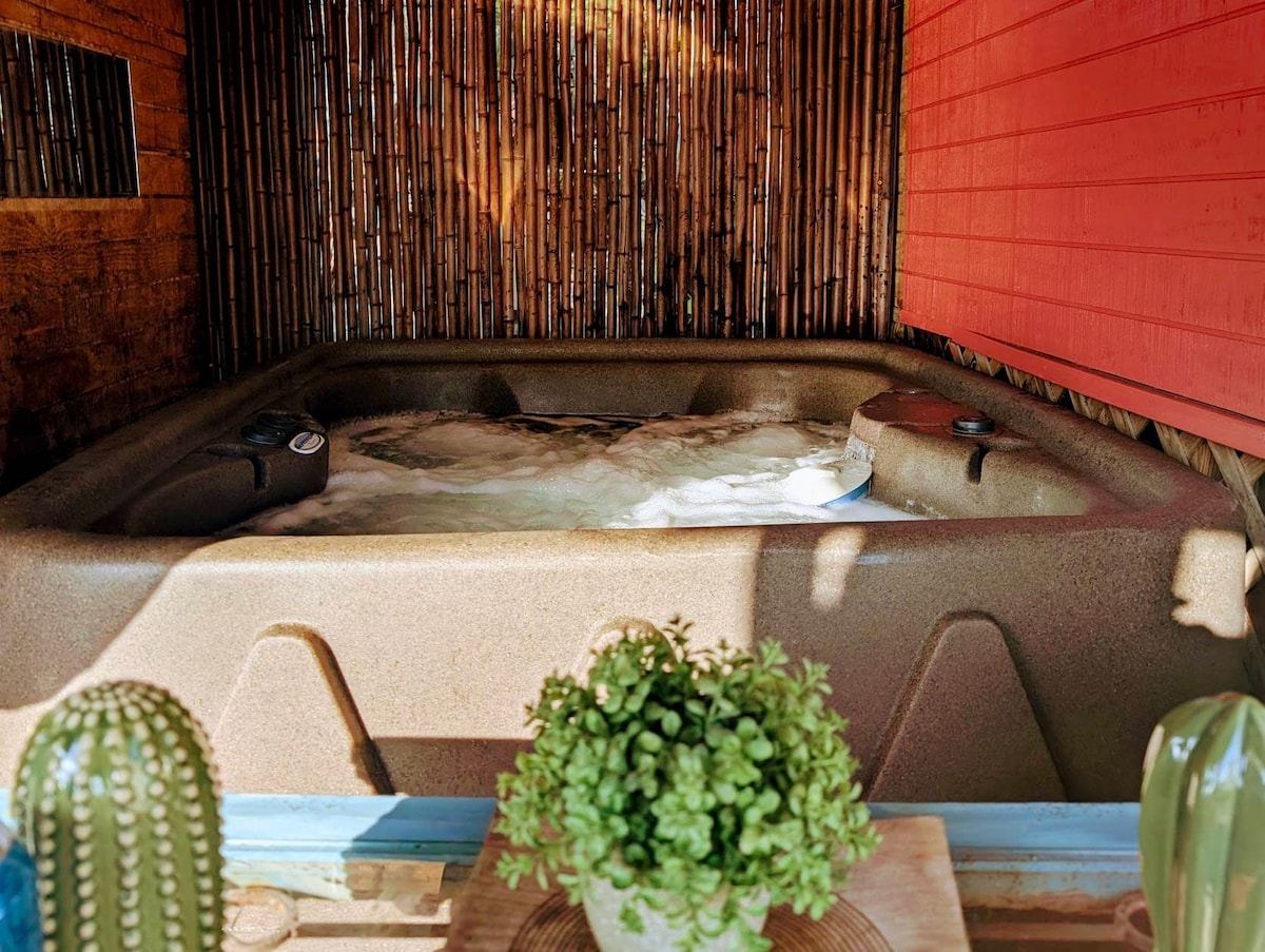 Clothing Optional and 420 Friendly Lakeside cabin - Cabins for Rent in  Seville, Florida, United States - Airbnb