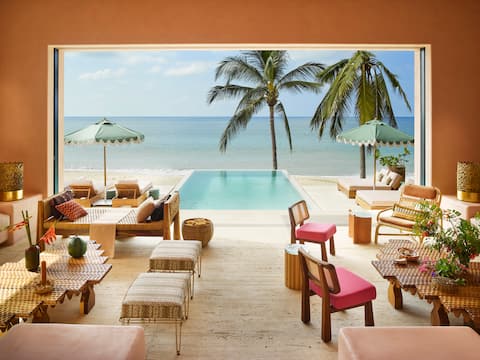 Casa Rosada Sayulita - Beachfront Designer Home