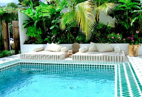 3 ️⃣ Super Rare 6 Bedroom Pool Villa in Chiang Mai Old City