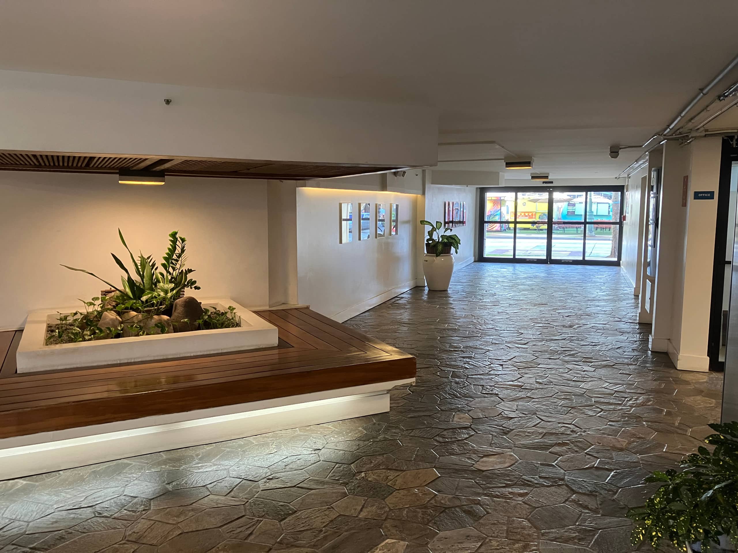 Condo in Honolulu · ★4.91 · Studio · 2 beds · 1 private bath - Image 62