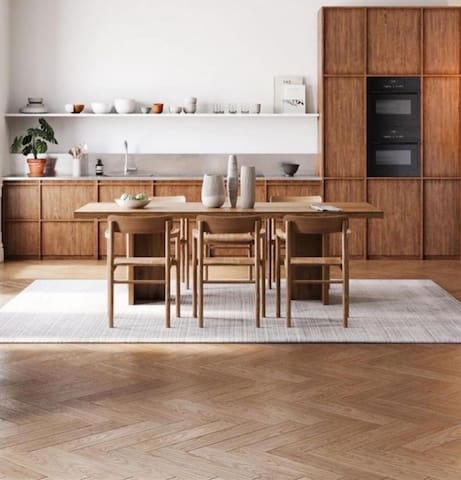 Quiet Luxury Escape for 6 in Covent Garden