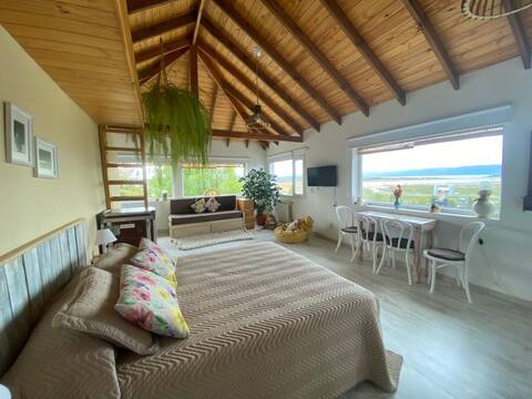 Very spacious and lake view
