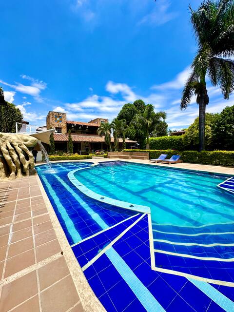 Spectacular Estate in Rozo, Swimming Pool with Waterfall!
