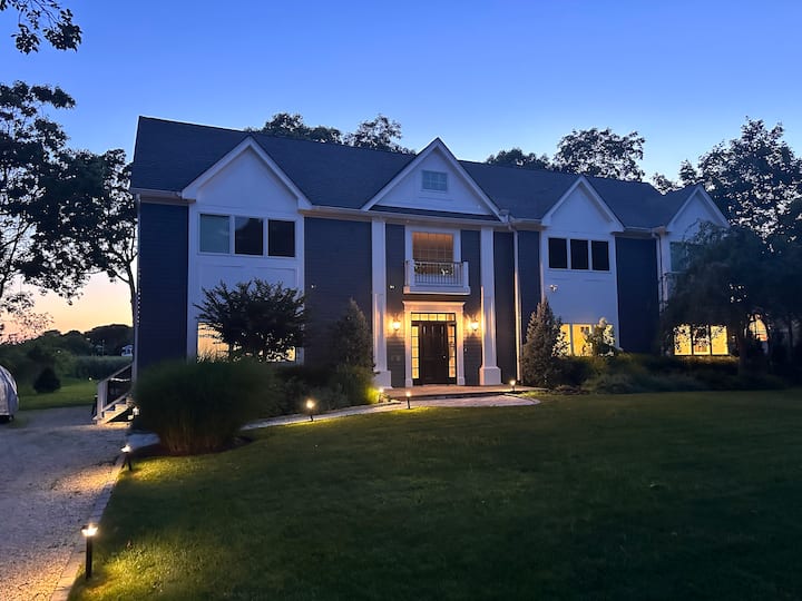 Beautiful Waterfront House, Hamptons Houses for Rent in Hampton Bays