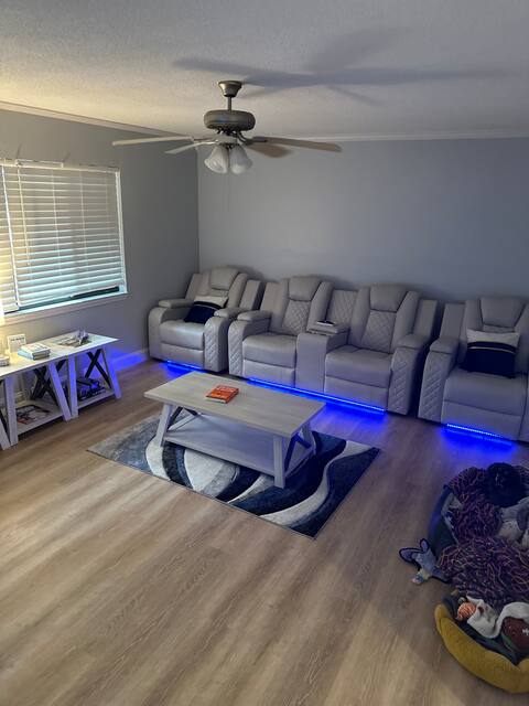 Top performing Airbnb: Hauke's Hide~A~Way in Edgewater
