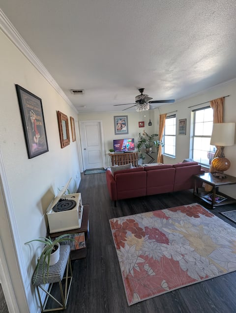 Popular Airbnb listing: Eastside Suite Big Private Back Yard and Hot Tub in Mlk 183