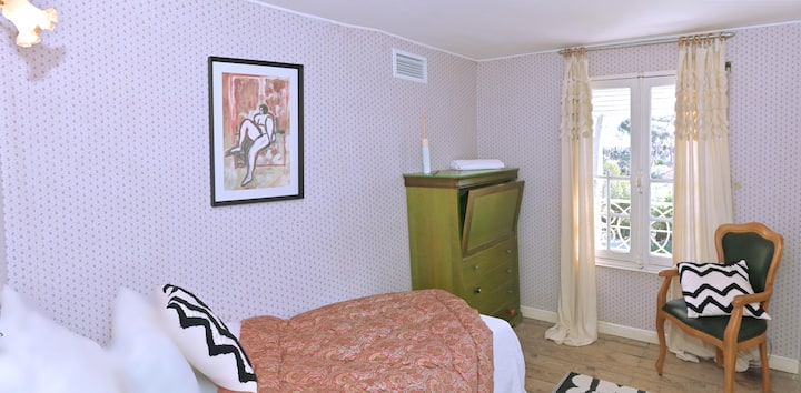 ห้องเด็กขนาด 10 ตร.ม. ที่ใช้ห้องน้ำร่วมกับห้องเด็กขนาด 22 ตร.ม.