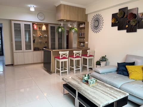 Keelung downtown/Jiuquan Jiulong Temple/entire floor/one floor per elevator/near train station, conv