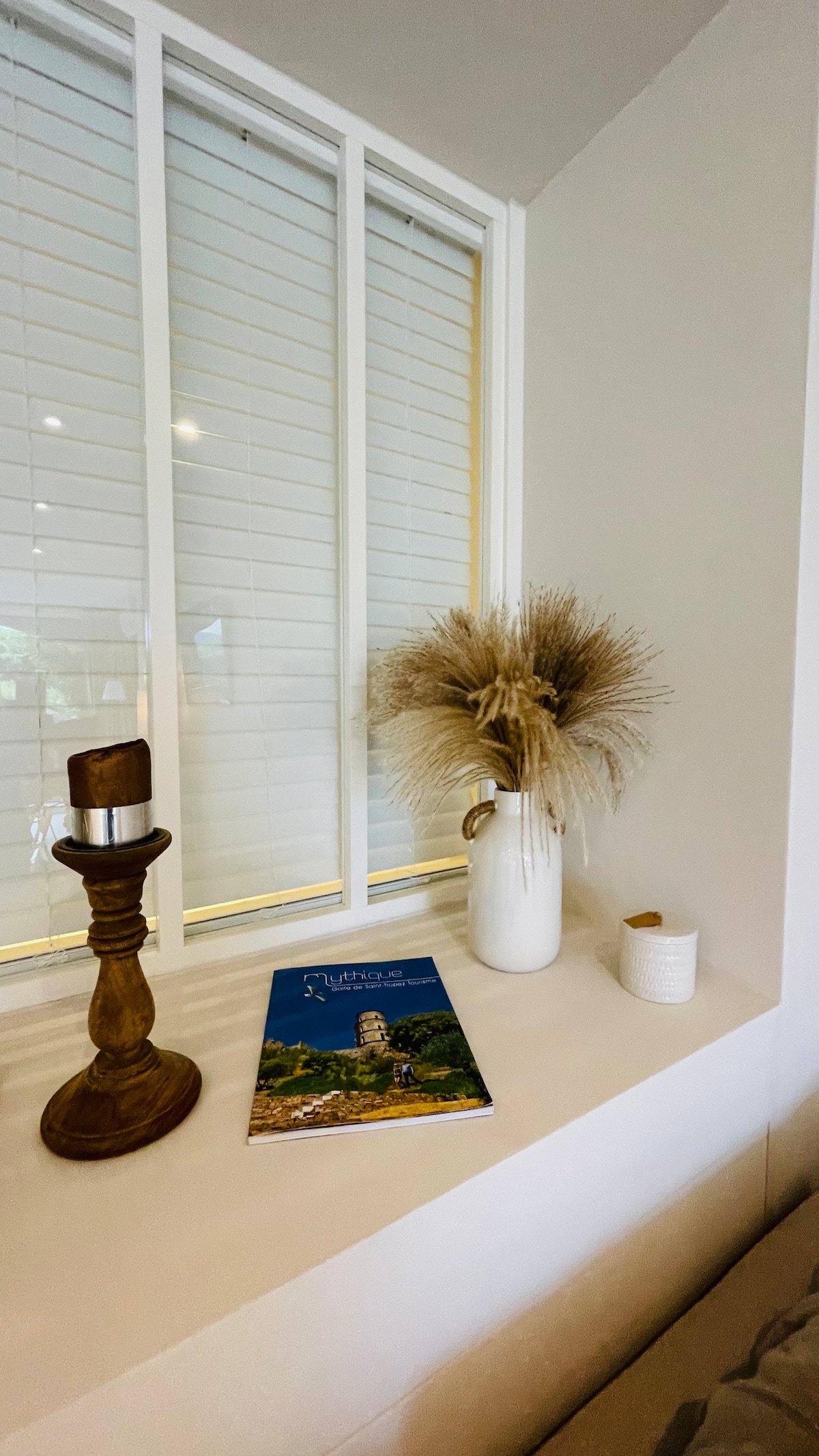 Popular Airbnb listing: Luxury beachfront/poolside apartment, refurbished, sleeps 5 in Gassin