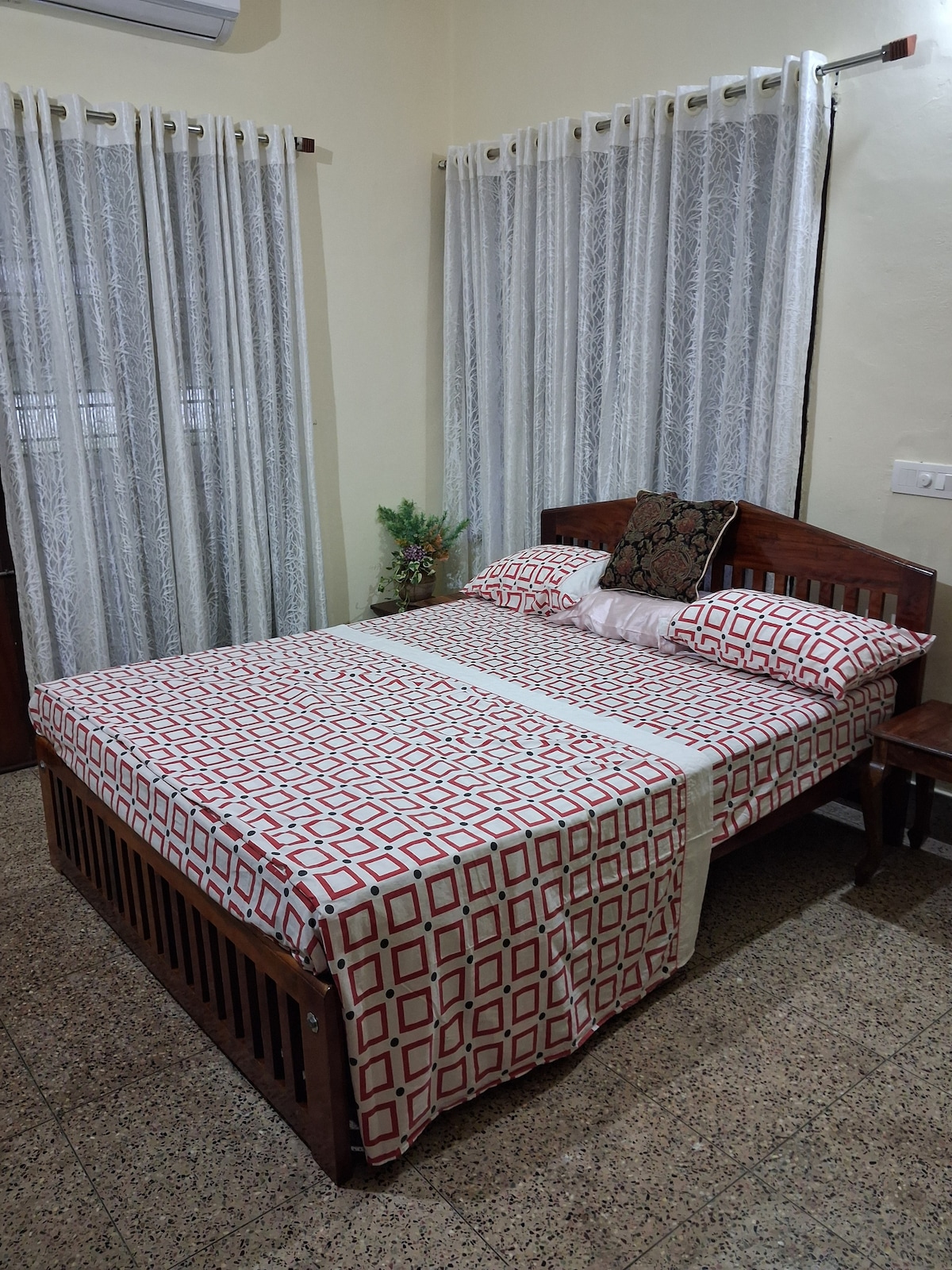 Chumba kikuu cha kulala chenye kiyoyozi