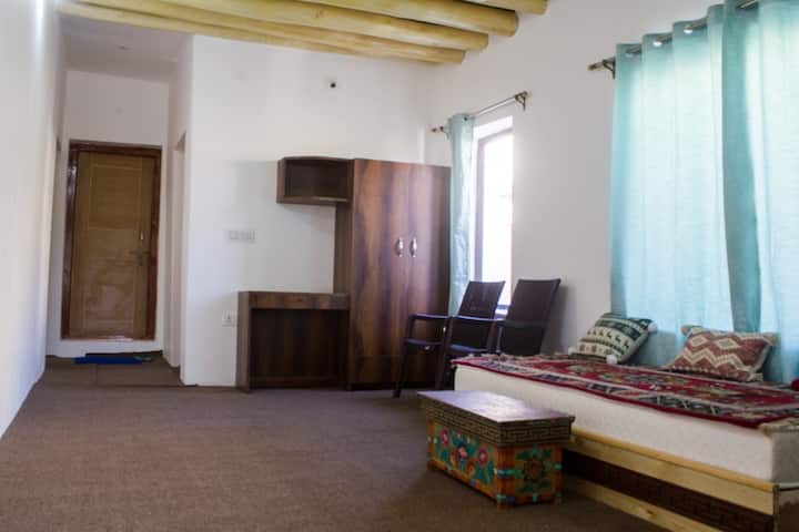 Conva Leh /Furnished Studio Near Airport. - Leh