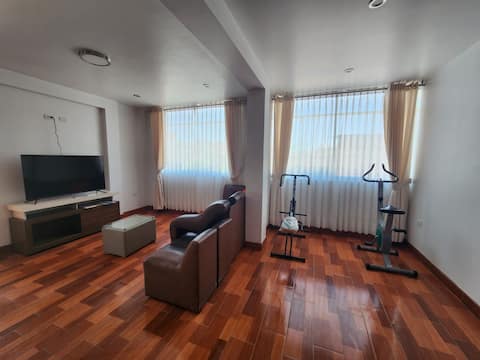 Modern and Comfortable Apartment – Close to Everything