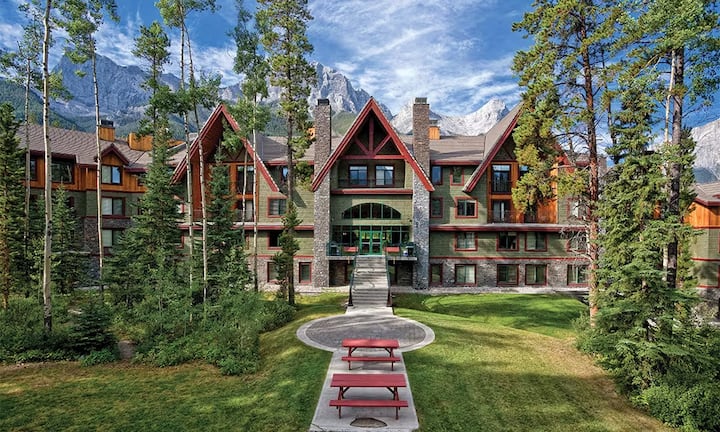 Wm Canmore - Banff Studio - Canmore