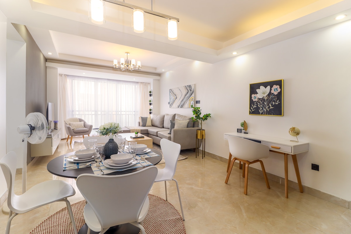 Lavington Luxury · ⭐ 4.93 · 3BR Home · On-Site Pool & Gym photo 2
