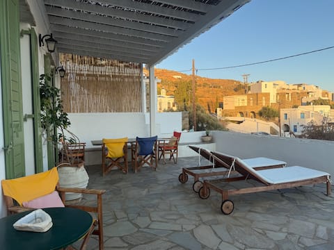 House with view Triantaros Tinos