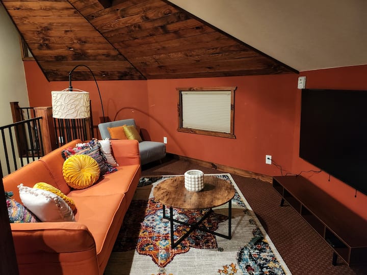 Modern Cabin Style Apartment - San Leandro, CA