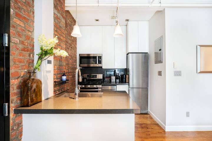Beautiful 4 Bedroom in Lower East Side gallery image 2